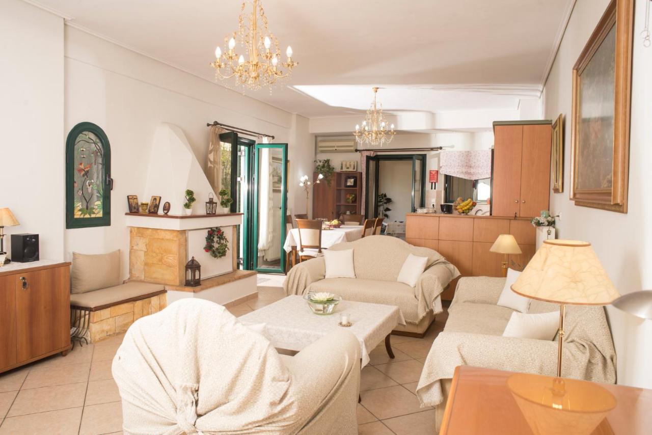 Maisonette With Garden In The Heart Of The Historical Kalamata Center Exteriör bild