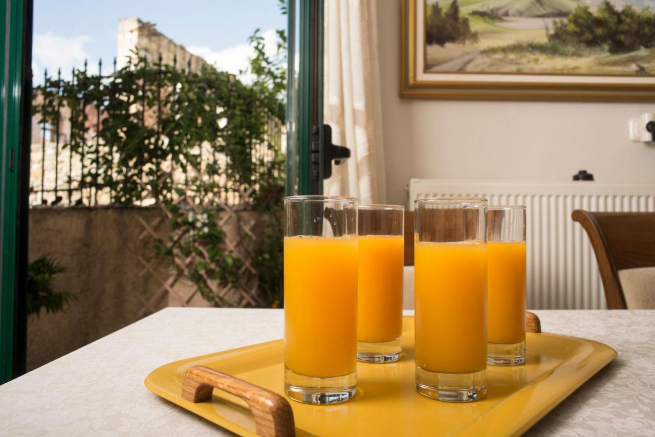 Maisonette With Garden In The Heart Of The Historical Kalamata Center Exteriör bild