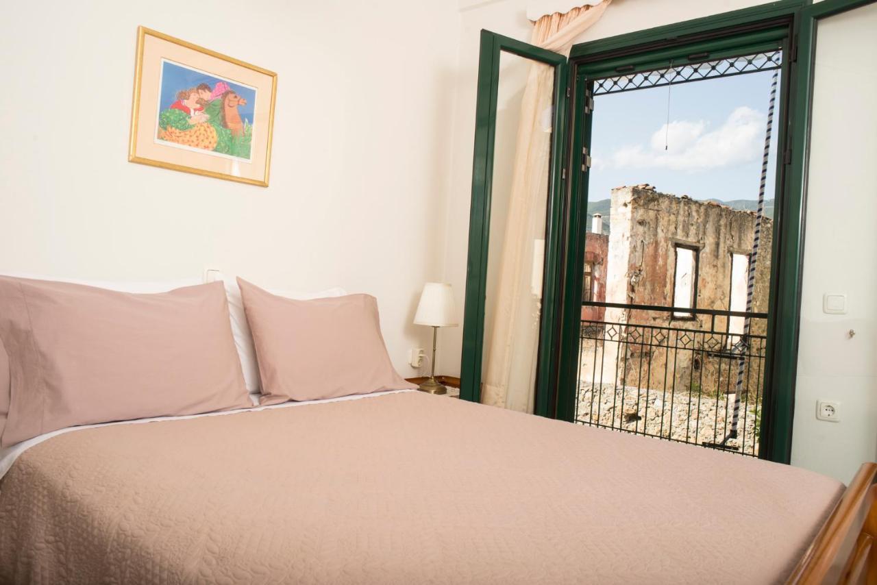 Maisonette With Garden In The Heart Of The Historical Kalamata Center Exteriör bild