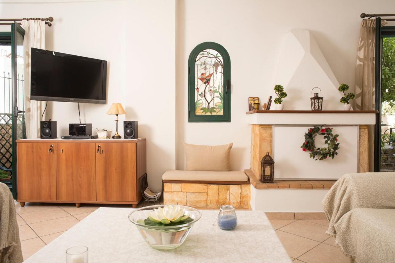Maisonette With Garden In The Heart Of The Historical Kalamata Center Exteriör bild