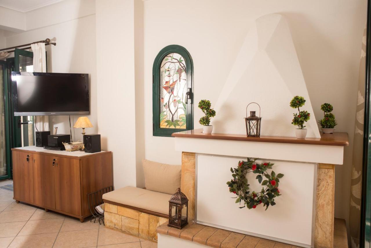 Maisonette With Garden In The Heart Of The Historical Kalamata Center Exteriör bild