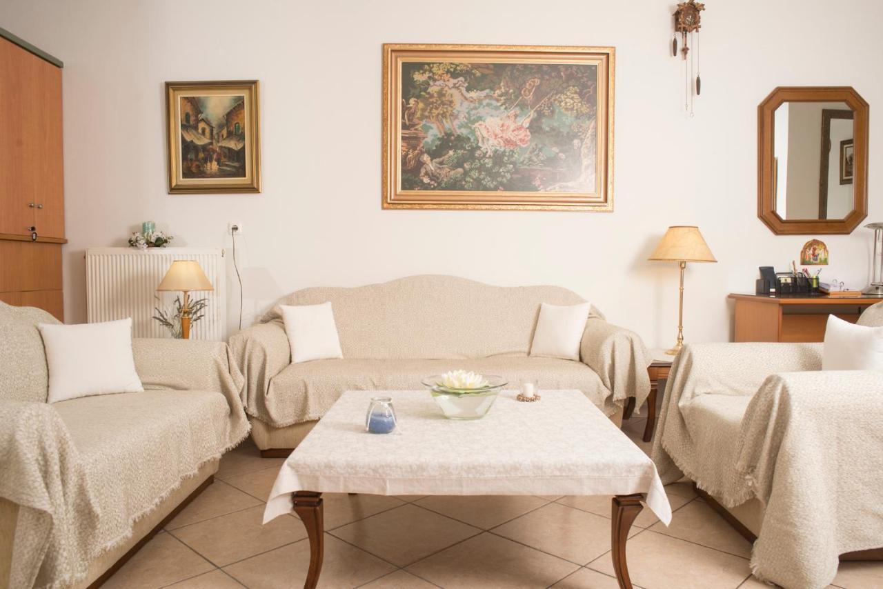 Maisonette With Garden In The Heart Of The Historical Kalamata Center Exteriör bild