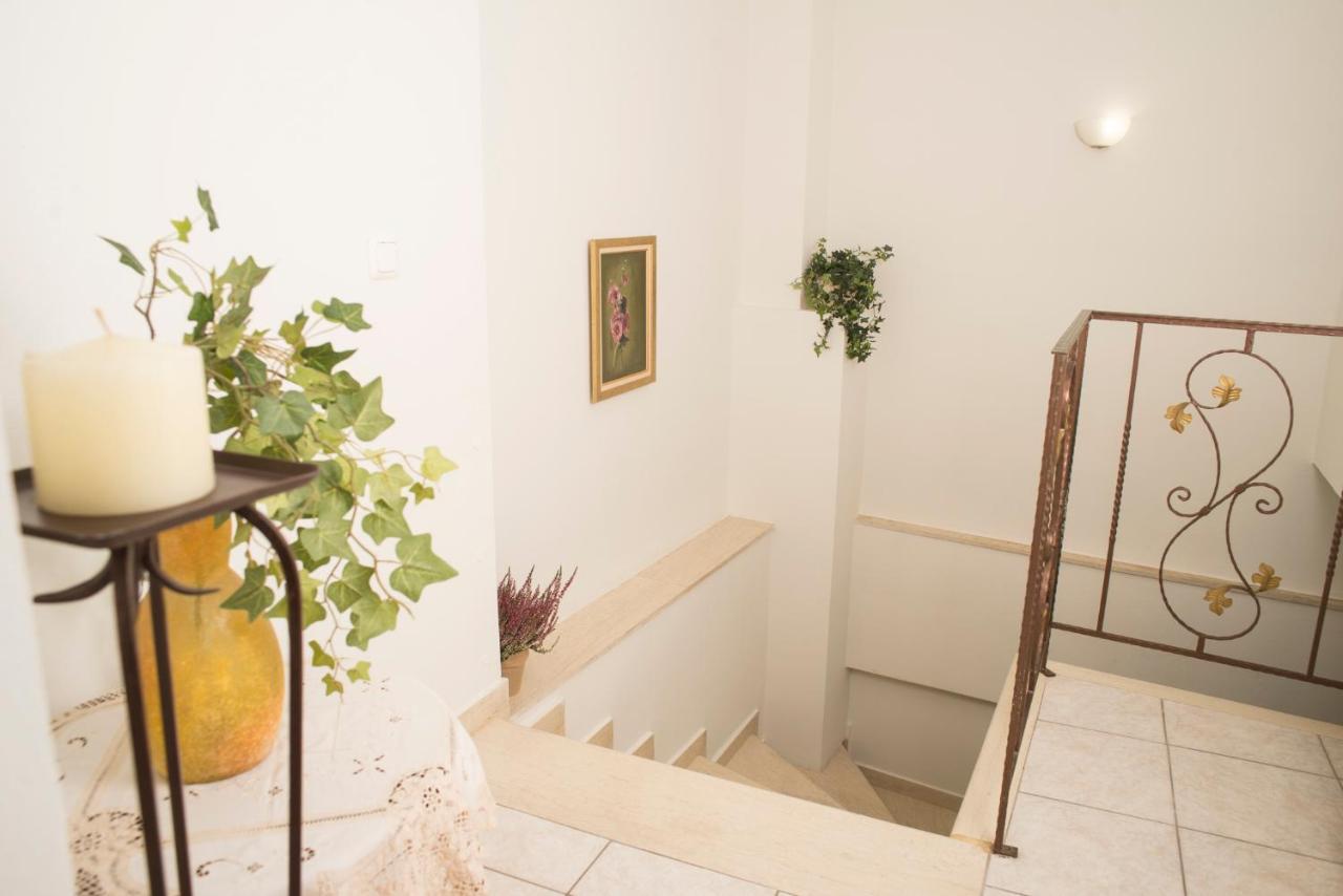Maisonette With Garden In The Heart Of The Historical Kalamata Center Exteriör bild